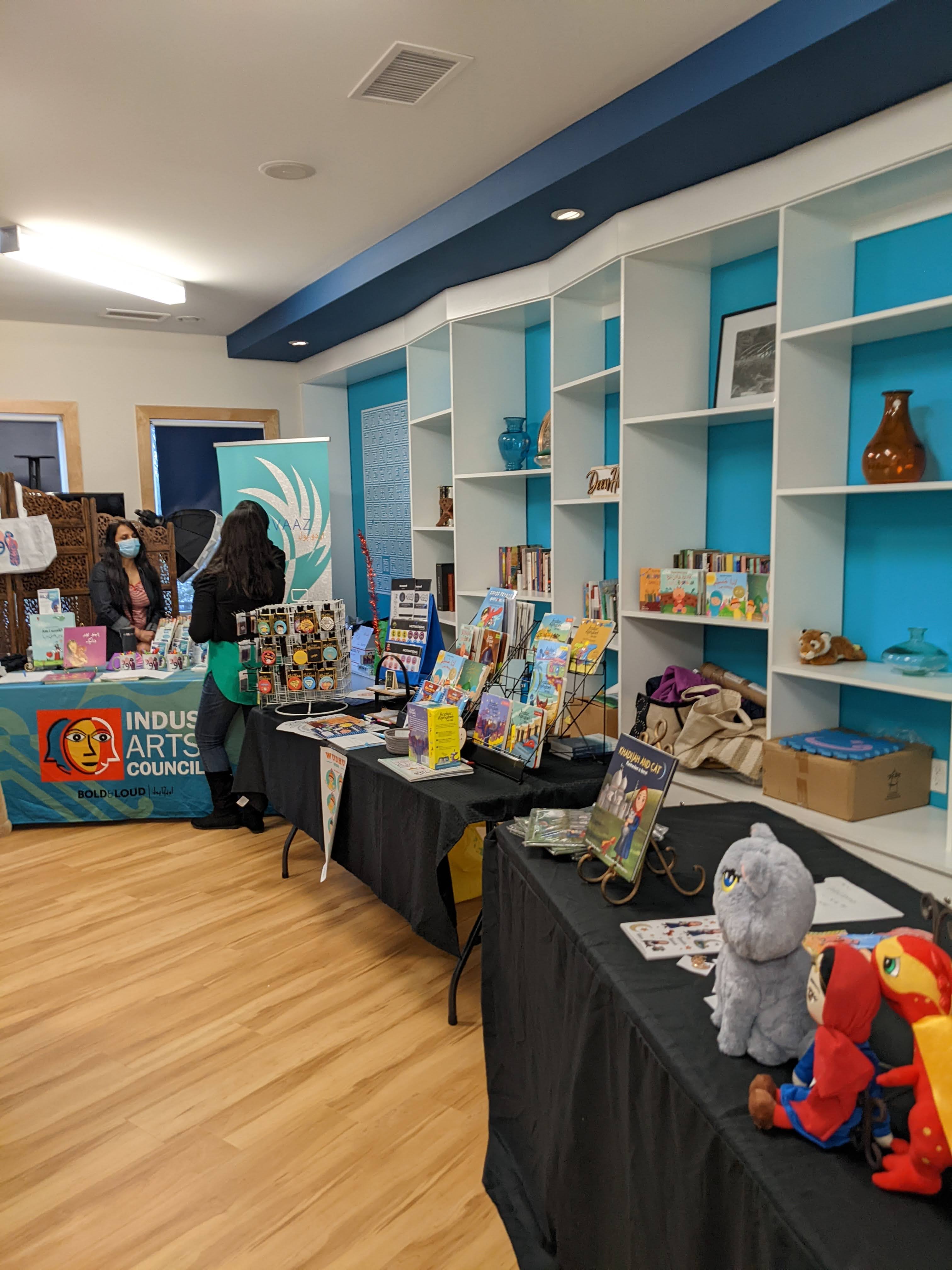 display tables with books